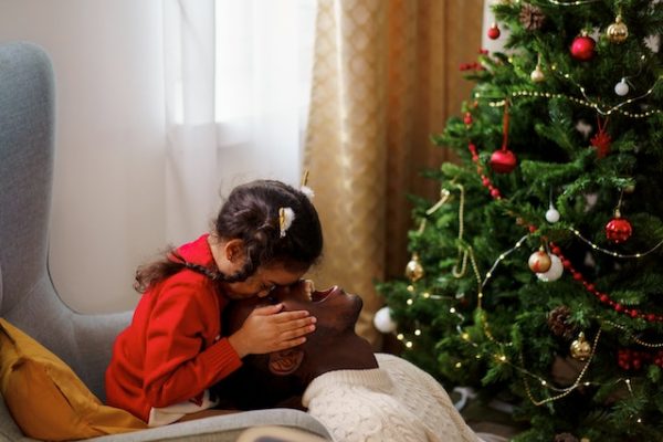 10 redenen waarom u een kunstmatige kerstboom zou moeten bezitten