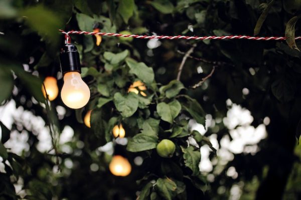 Verrijk je Buitensfeer met Solar Tuinverlichting en Sfeerverlichting