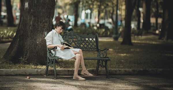 Creëer een ontspannen buitenruimte met het gemak van online tuinmeubelen kopen en loungesets bij Tuingemeubelen.nl