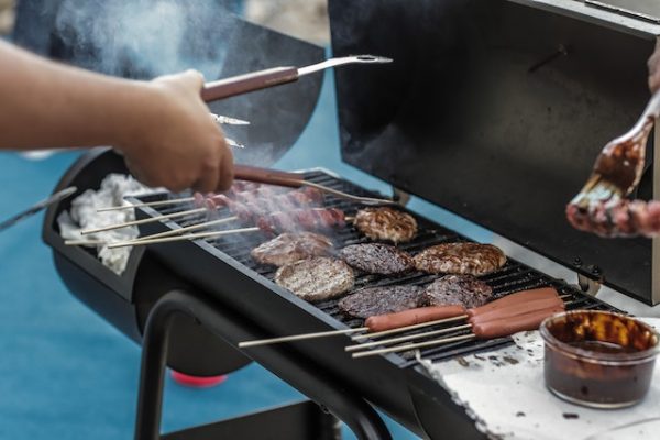 Slim Bestraten en Genieten van de Zomer met een Stenen Barbecue